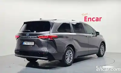 Toyota Sienna 2024 2.5 гидро в Москве № 2061943, миниатюра 2