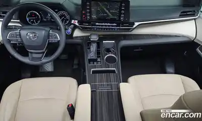 Toyota Sienna 2024 2.5 гидро в Москве № 2061943, миниатюра 10