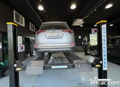Toyota RAV4 2018 2.5 гидро в Москве № 2062340, миниатюра 2