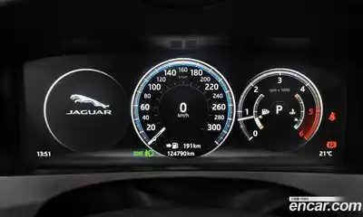 Jaguar F-Pace 2017 2.0 гидро в Москве № 2064635, миниатюра 11