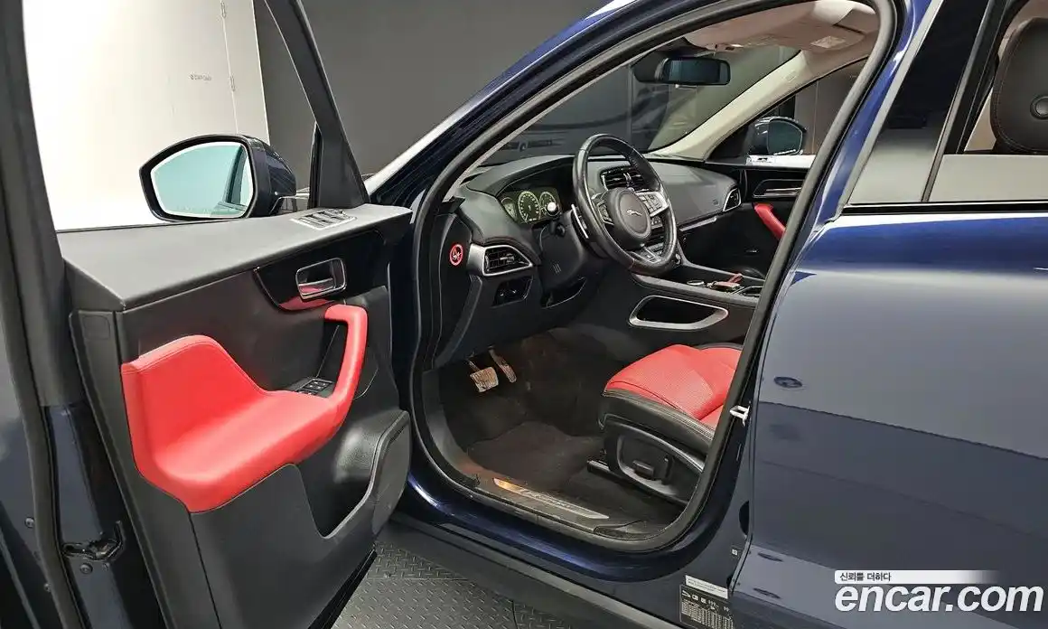 Jaguar F-Pace 2017 2.0 гидро в Москве № 2064635, фото 13