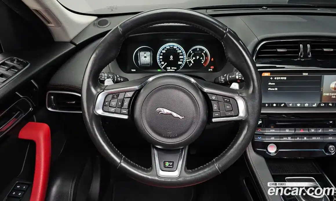 Jaguar F-Pace 2017 2.0 гидро в Москве № 2064635, фото 19