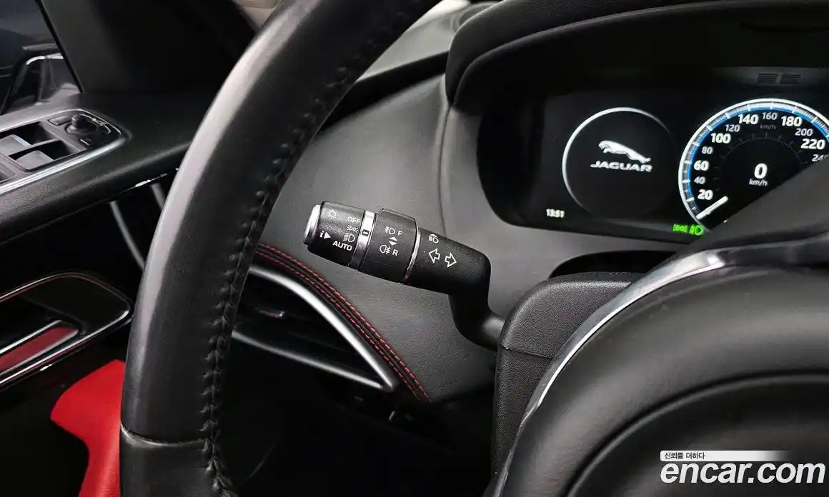 Jaguar F-Pace 2017 2.0 гидро в Москве № 2064635, фото 22