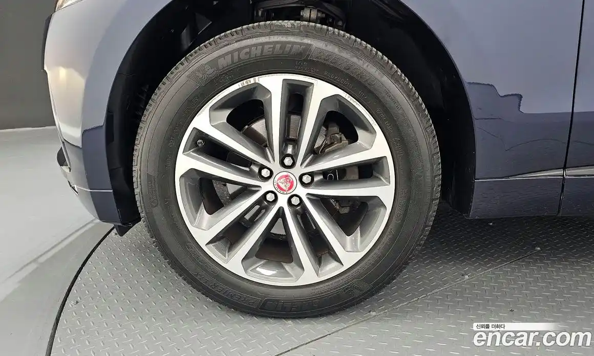 Jaguar F-Pace 2017 2.0 гидро в Москве № 2064635, фото 5