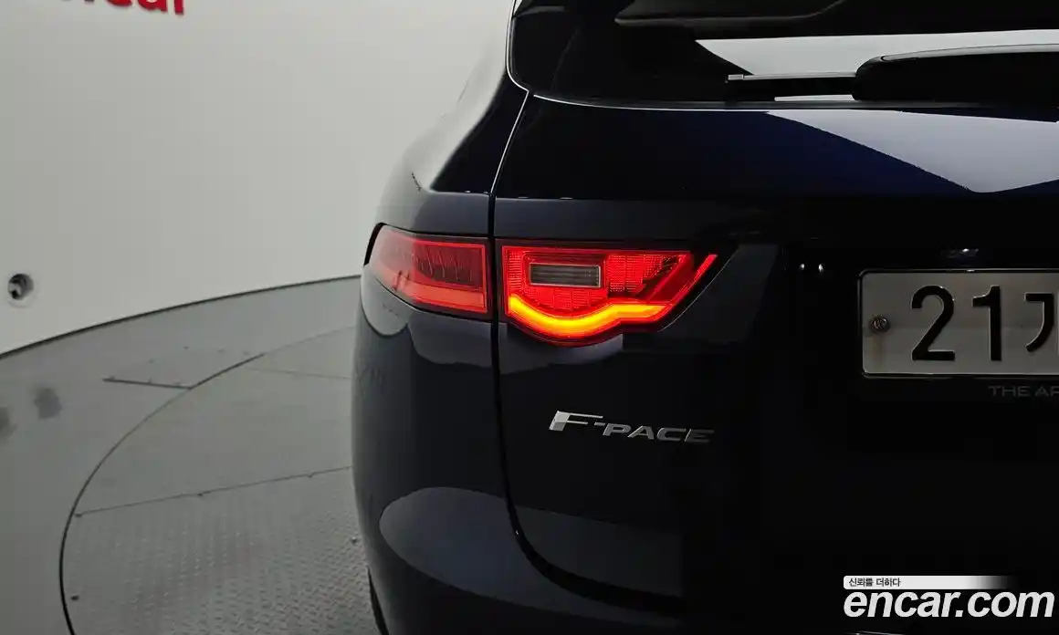 Jaguar F-Pace 2017 2.0 гидро в Москве № 2064635, фото 9