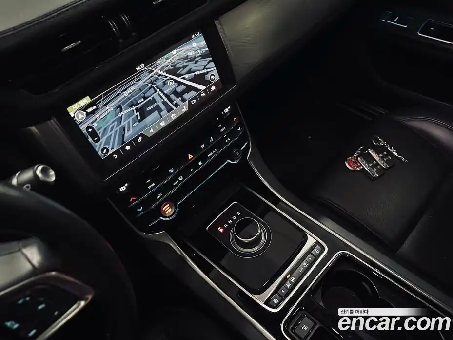 Jaguar XF 2018 2.0 гидро в Москве № 2064821, фото 16