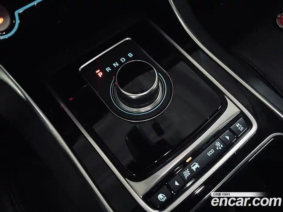 Jaguar XF 2018 2.0 гидро в Москве № 2064821, фото 17