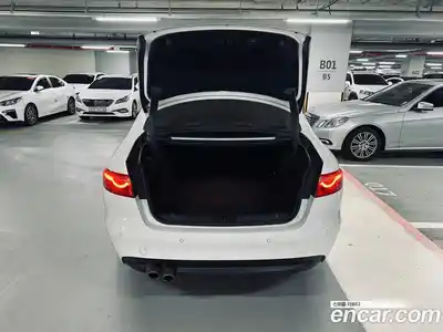 Jaguar XF 2018 2.0 гидро в Москве № 2064821, миниатюра 5