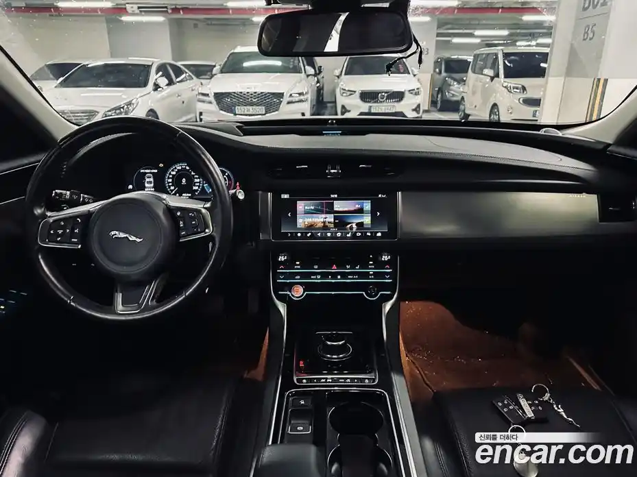 Jaguar XF 2018 2.0 гидро в Москве № 2064821, фото 8