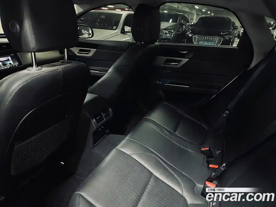 Jaguar XF 2018 2.0 гидро в Москве № 2064821, фото 10