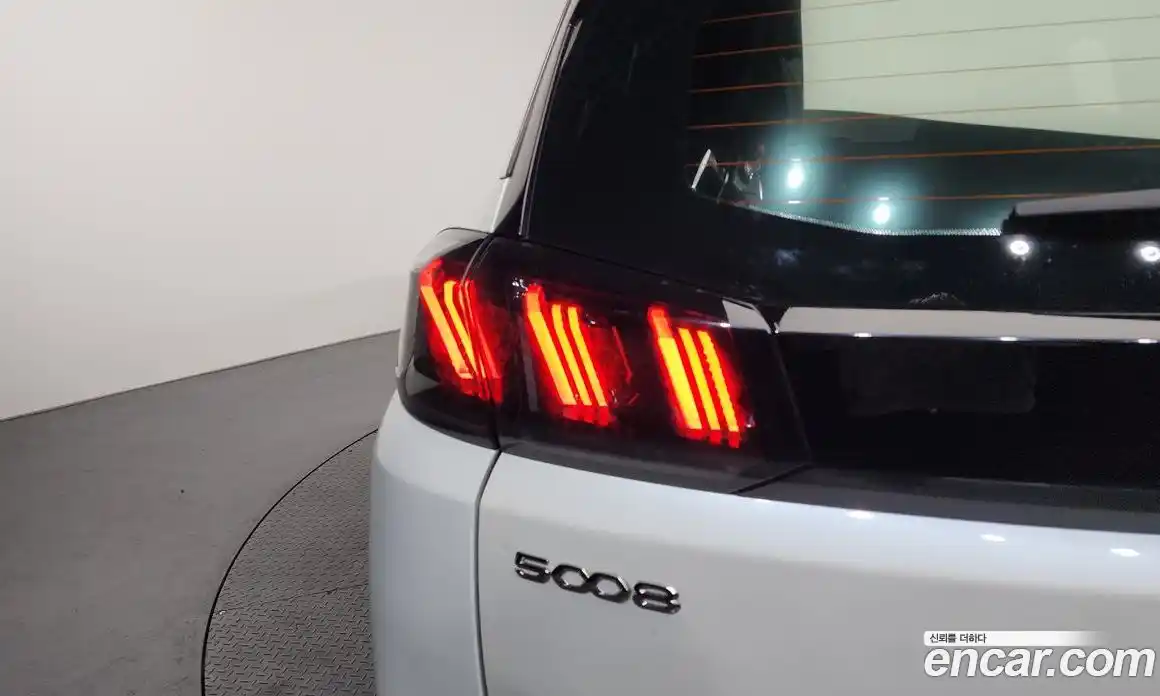 Peugeot 5008 2022 1.5 гидро в Москве, фото 9