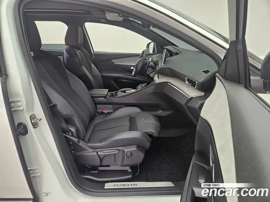 Peugeot 5008 2022 1.2 гидро в Москве, фото 11