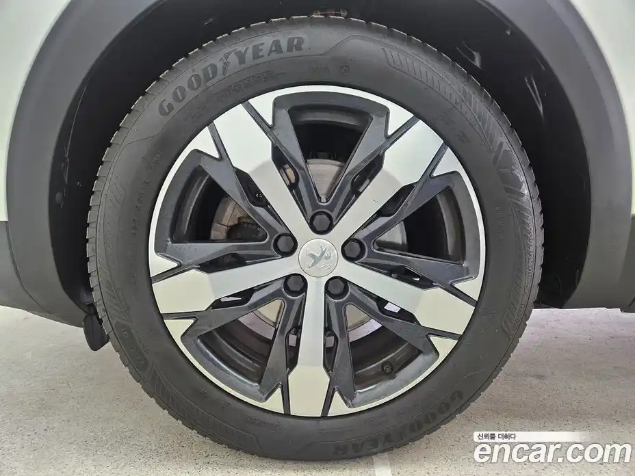 Peugeot 5008 2022 1.2 гидро в Москве, фото 5