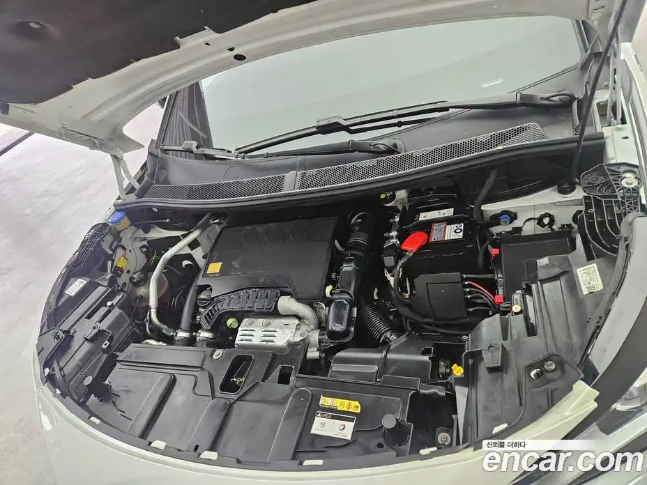Peugeot 5008 2022 1.2 гидро в Москве, фото 6