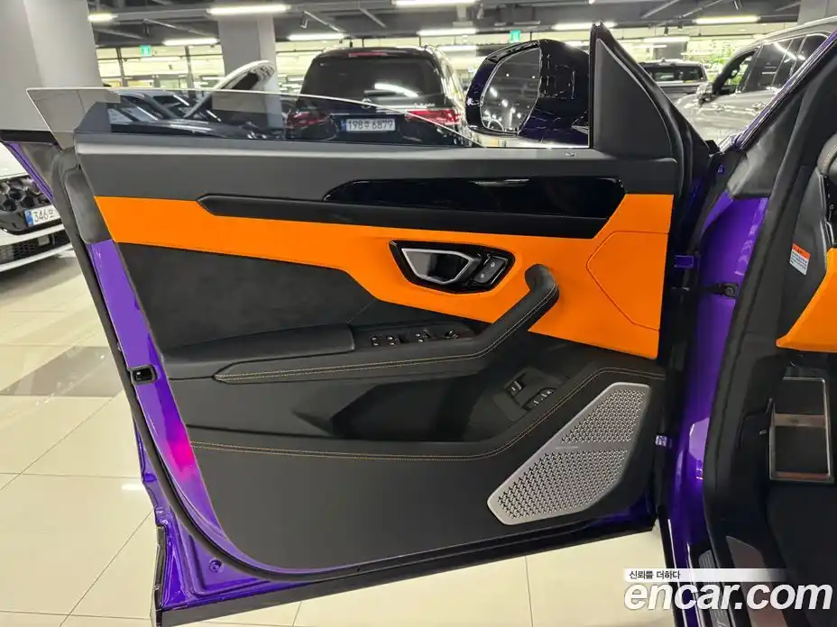 Lamborghini Urus 2024 4.0 гидро, фото 6