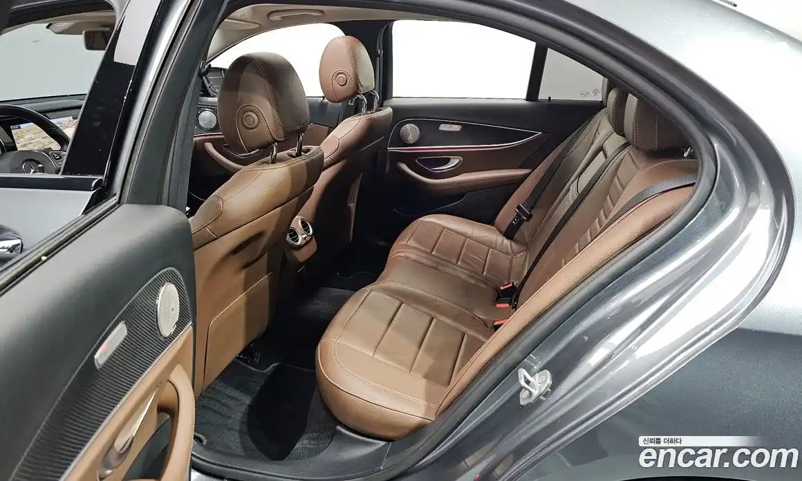 Mercedes-Benz E-Class 2018 2.0 гидро в Москве № 212077, фото 17
