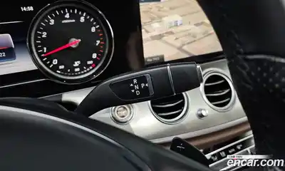 Mercedes-Benz E-Class 2018 2.0 гидро в Москве № 212077, миниатюра 9