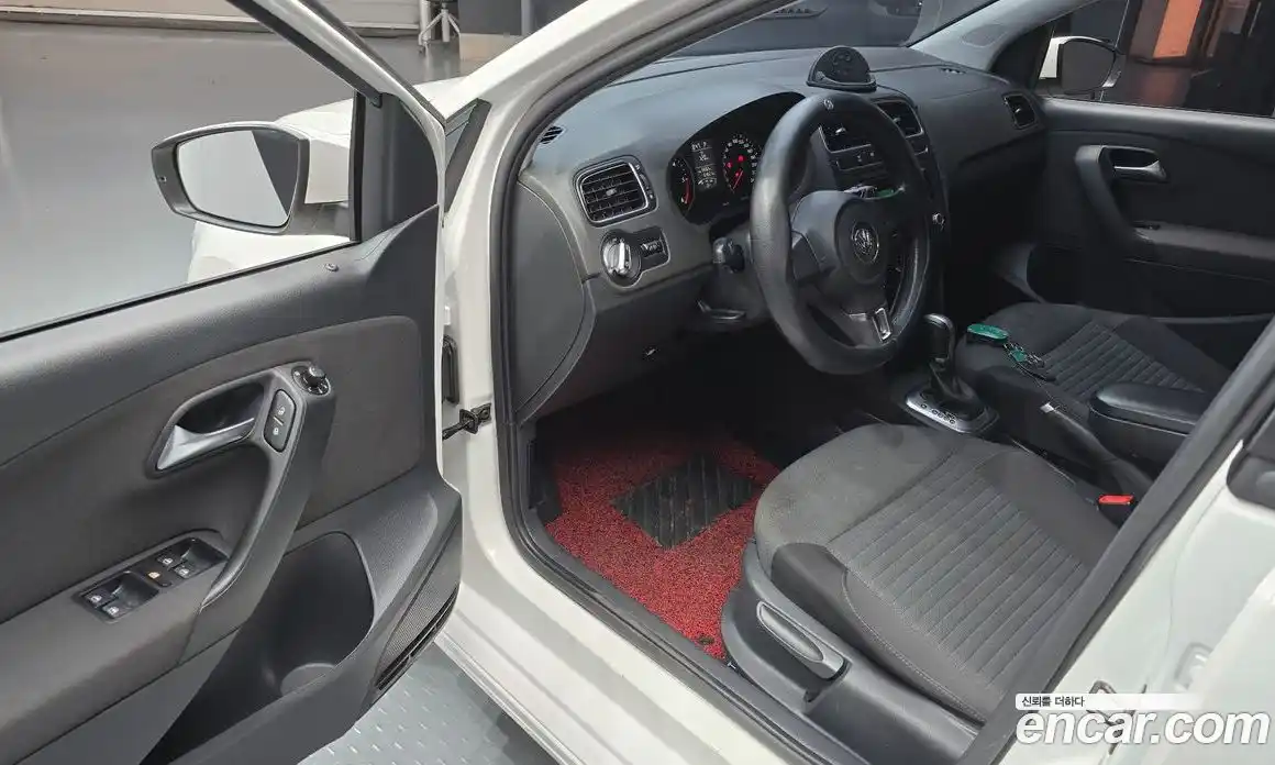 Volkswagen Polo 2014 1.6 гидро в Москве № 232166, фото 11