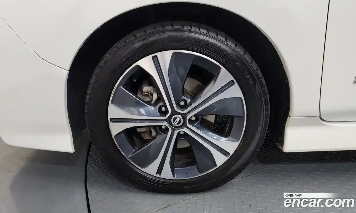 Nissan Leaf 2019 0.1 гидро в Москве № 238243, фото 5