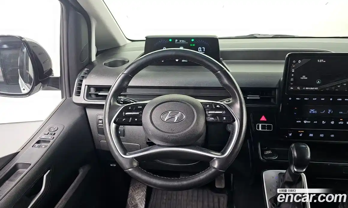 Hyundai Staria 2022 2.2 гидро в Москве № 582956, фото 15