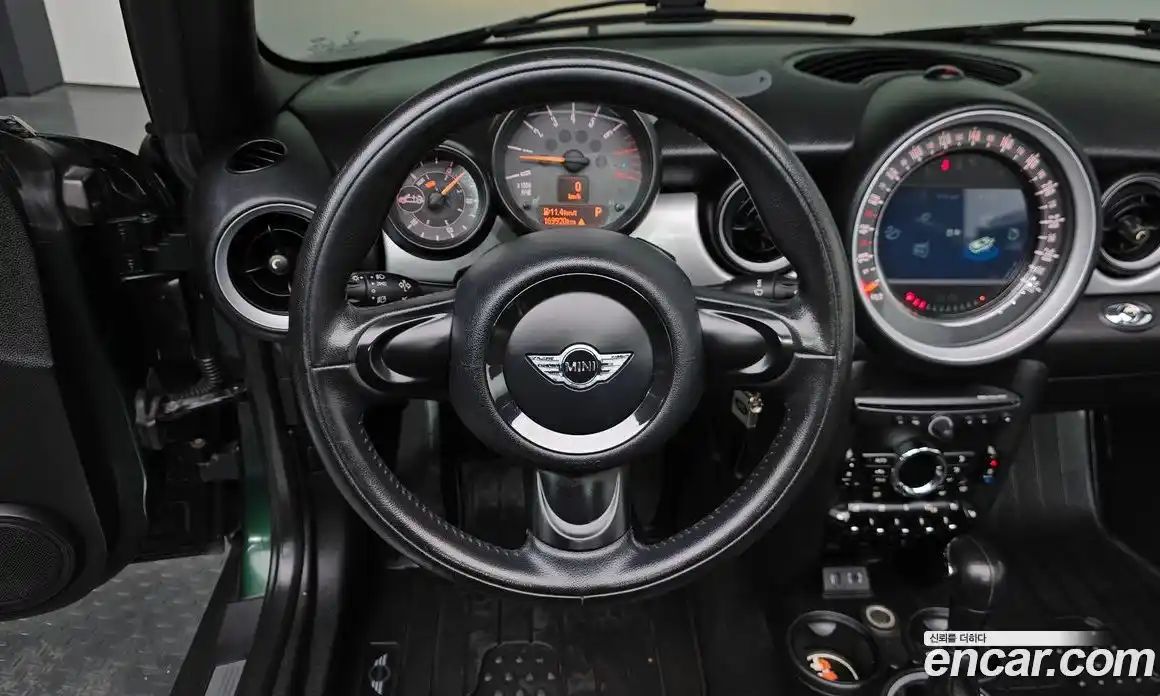 Mini Cooper Convertible 2015 1.6 гидро в Москве № 136927, фото 13