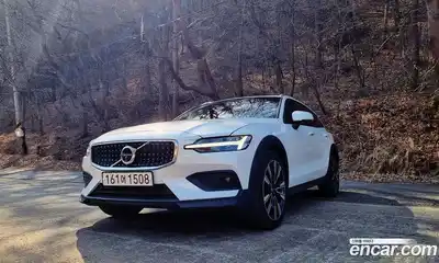 Volvo V60 2021 2.0 гидро в Москве № 164802, миниатюра 2