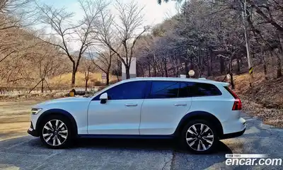 Volvo V60 2021 2.0 гидро в Москве № 164802, миниатюра 3