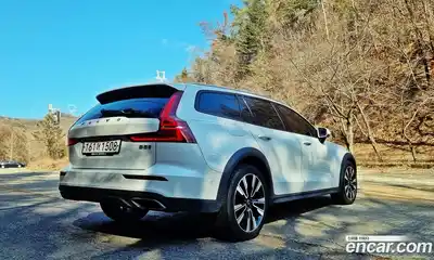 Volvo V60 2021 2.0 гидро в Москве № 164802, миниатюра 5