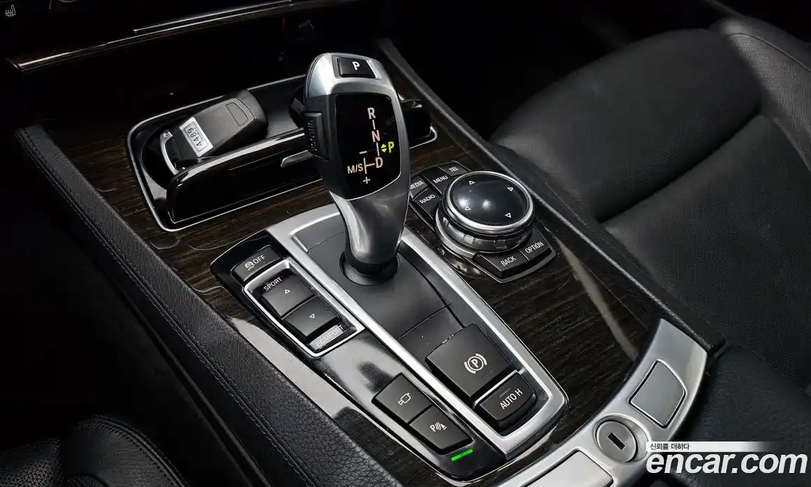 BMW 7-Series 2014 4.4 гидро в Москве № 192227, фото 9