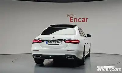 Mercedes-Benz E-Class 2023 2.0 гидро в Москве № 2050608, миниатюра 3