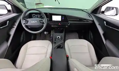 Kia Niro 2022 1.6 гидро в Москве № 2051277, миниатюра 7