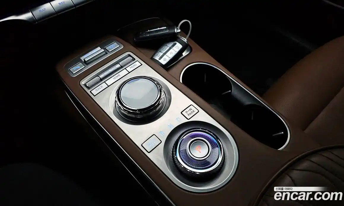 Genesis GV70 2022 2.5 гидро в Москве № 2051700, фото 12