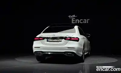 Mercedes-Benz E-Class 2021 2.0 гидро в Москве № 2052066, миниатюра 4