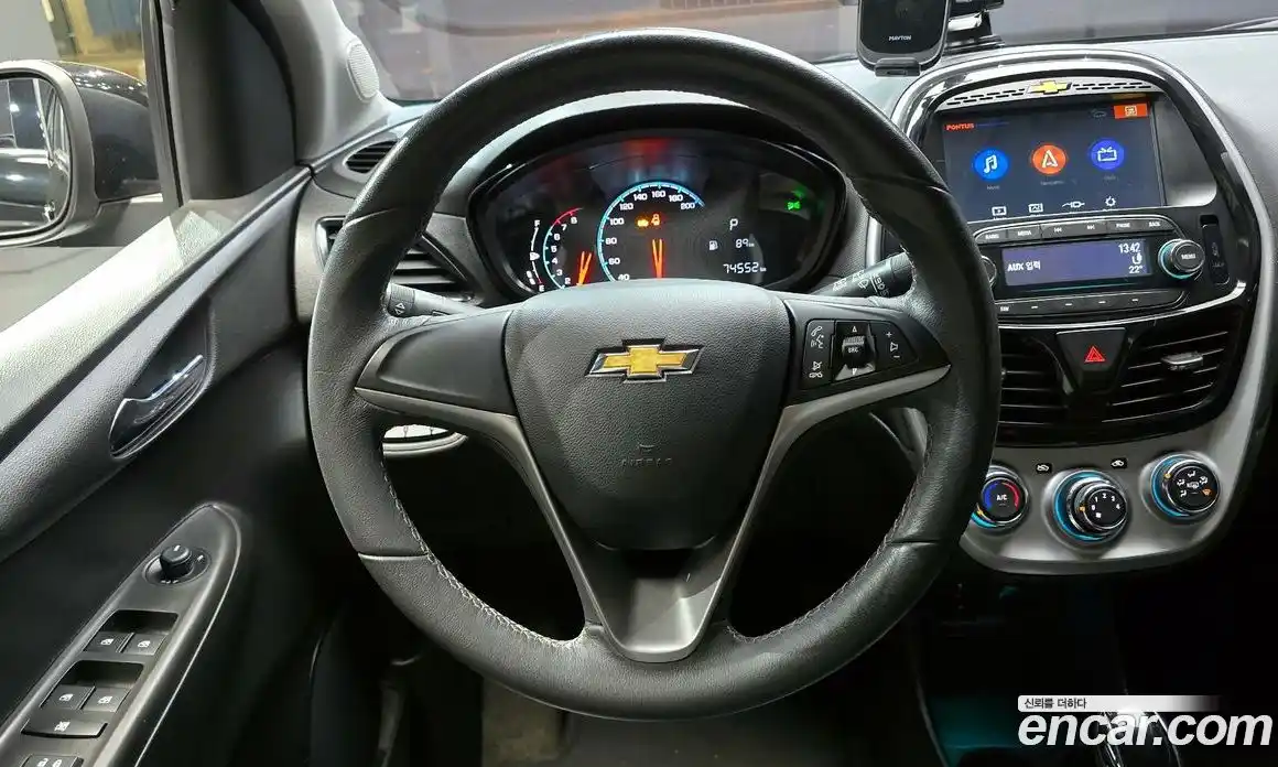 Chevrolet Spark 2017 1.0 гидро в Москве, фото 13