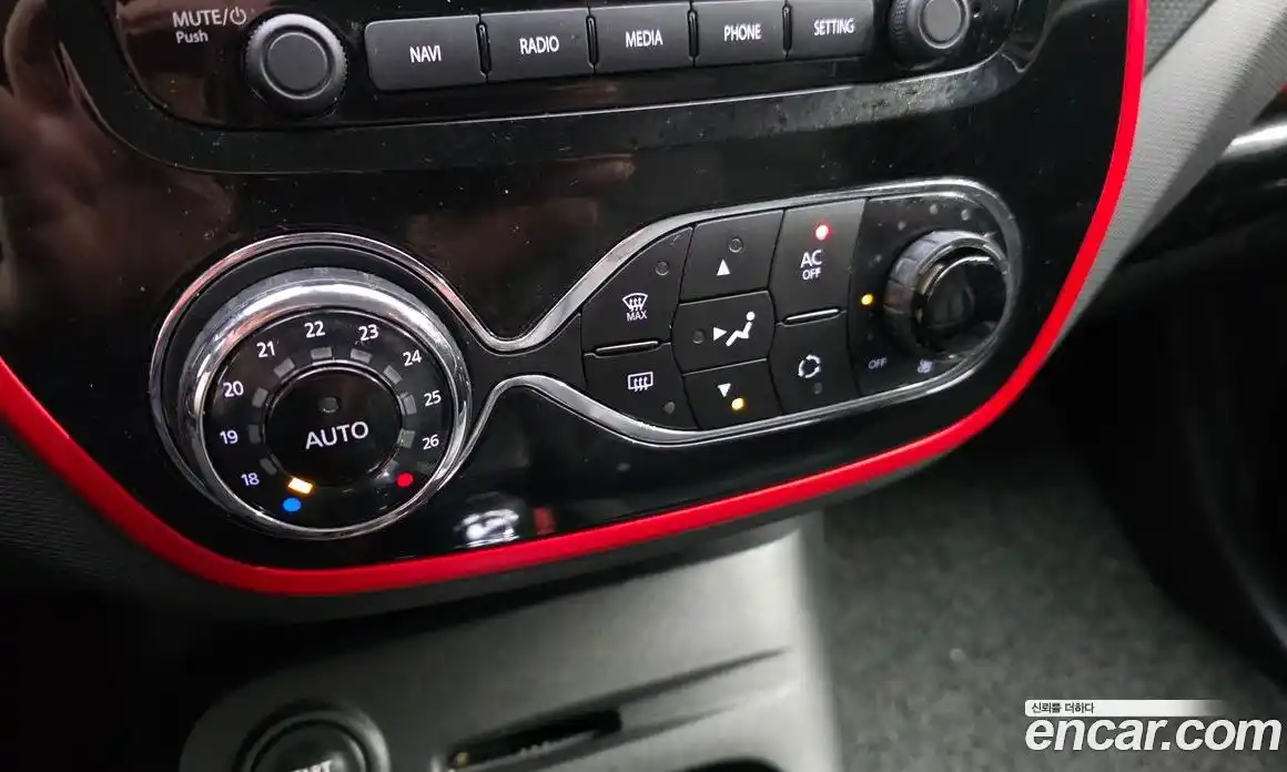 Renault QM3 2015 1.5 гидро в Москве № 2054104, фото 22