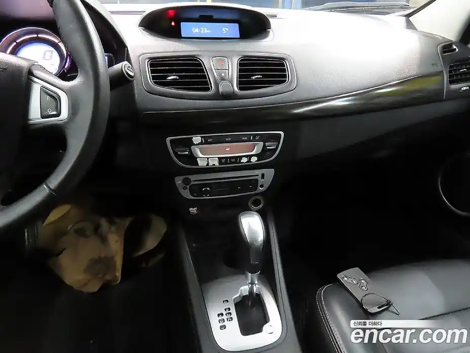 Renault SM3 2013 1.6 гидро в Москве № 2054161, фото 17