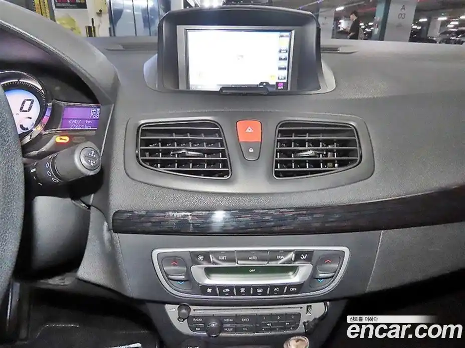 Renault SM3 2014 1.6 гидро в Москве № 2056092, фото 11