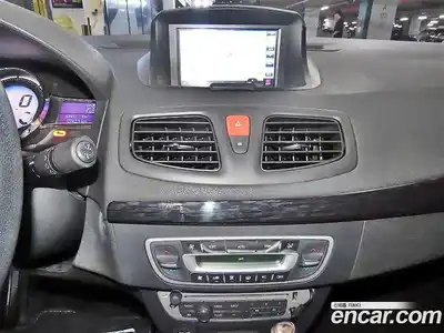 Renault SM3 2014 1.6 гидро в Москве № 2056092, миниатюра 11