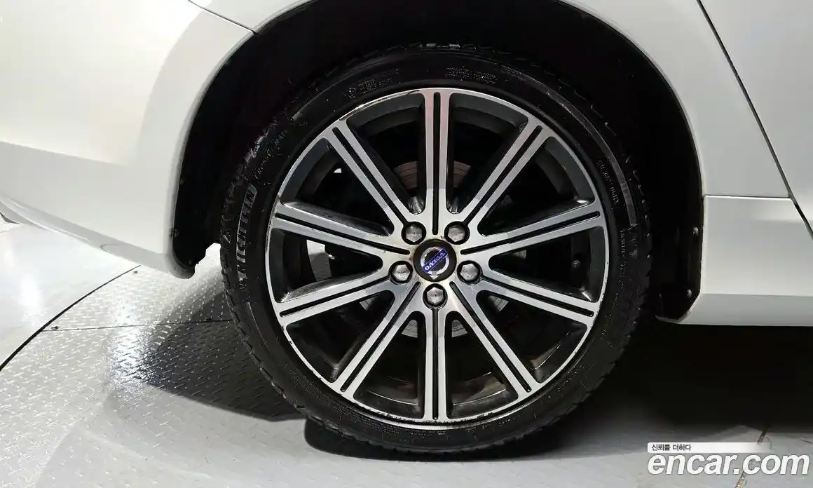 Volvo S60 2017 2.0 гидро в Москве № 2058022, фото 29