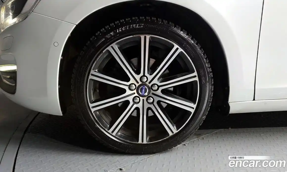 Volvo S60 2017 2.0 гидро в Москве № 2058022, фото 5