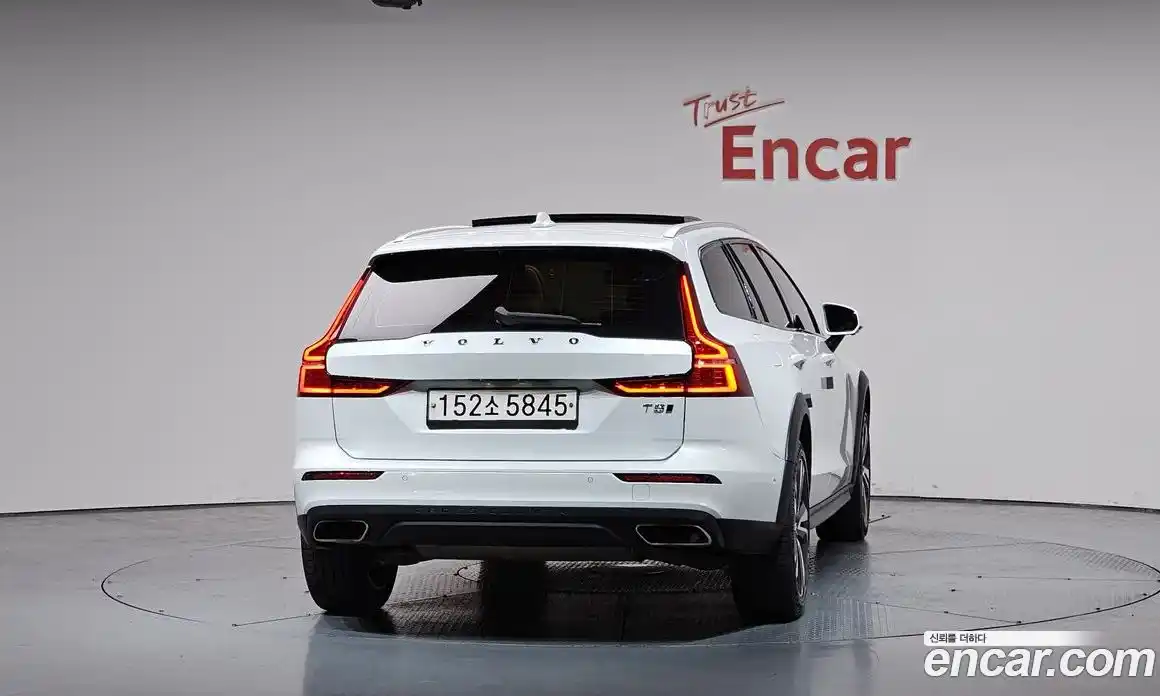 Volvo V60 2020 2.0 гидро в Москве № 2058070, фото 3