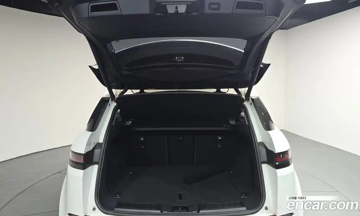 Land Rover Range-Rover Evoque 2020 2.0 гидро в Москве № 2058823, фото 23