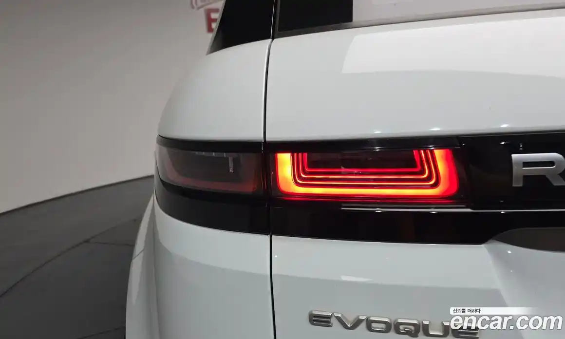 Land Rover Range-Rover Evoque 2020 2.0 гидро в Москве № 2058823, фото 8
