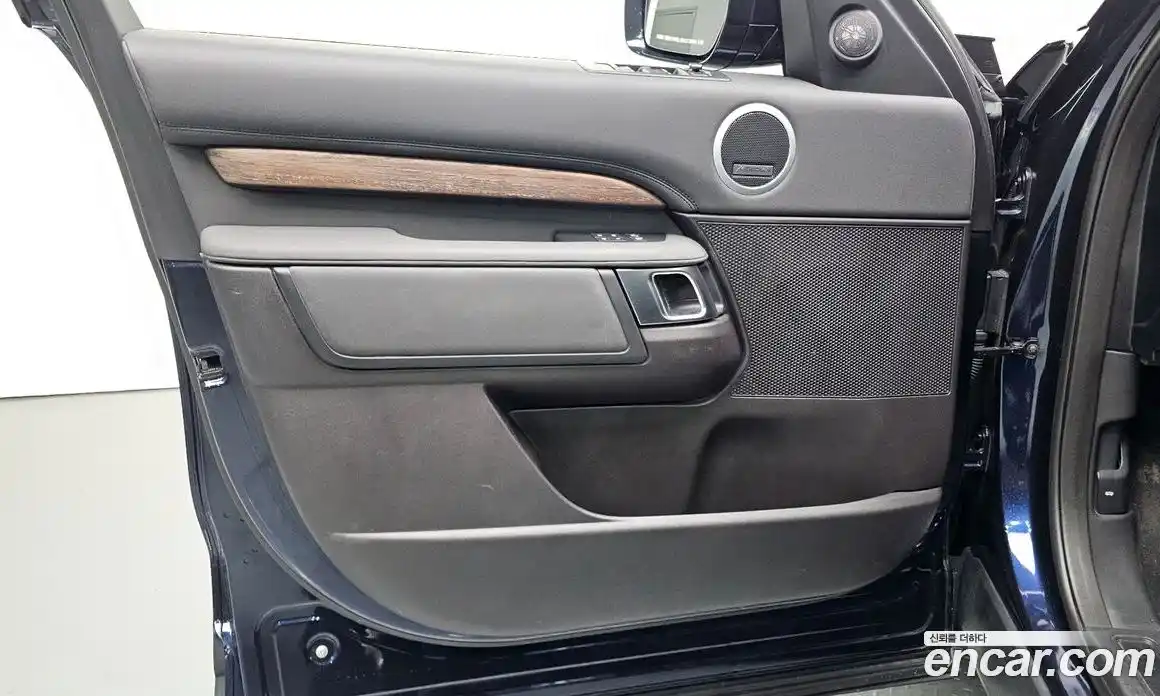 Land Rover Discovery 2017 3.0 гидро в Москве № 2058824, фото 14