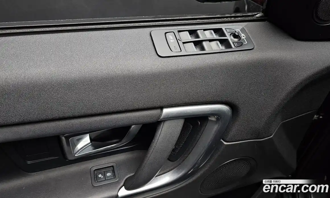 Land Rover Discovery Sport 2017 2.0 гидро в Москве № 2058982, фото 16