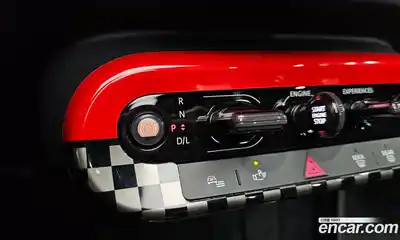 Mini Cooper Convertible 2025 2.0 гидро в Москве № 2059184, миниатюра 12