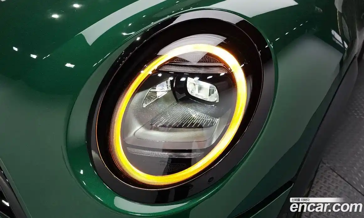 Mini Cooper Convertible 2025 2.0 гидро в Москве № 2059184, фото 8