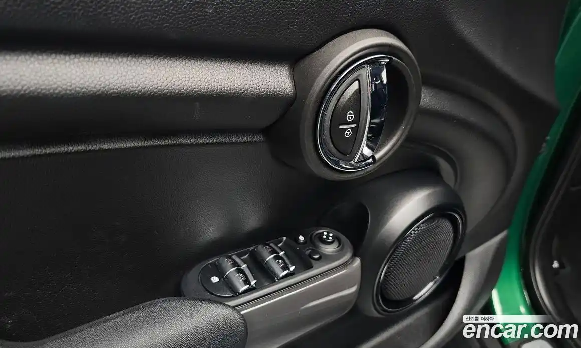 Mini Cooper 2021 1.5 гидро в Москве № 2059432, фото 21