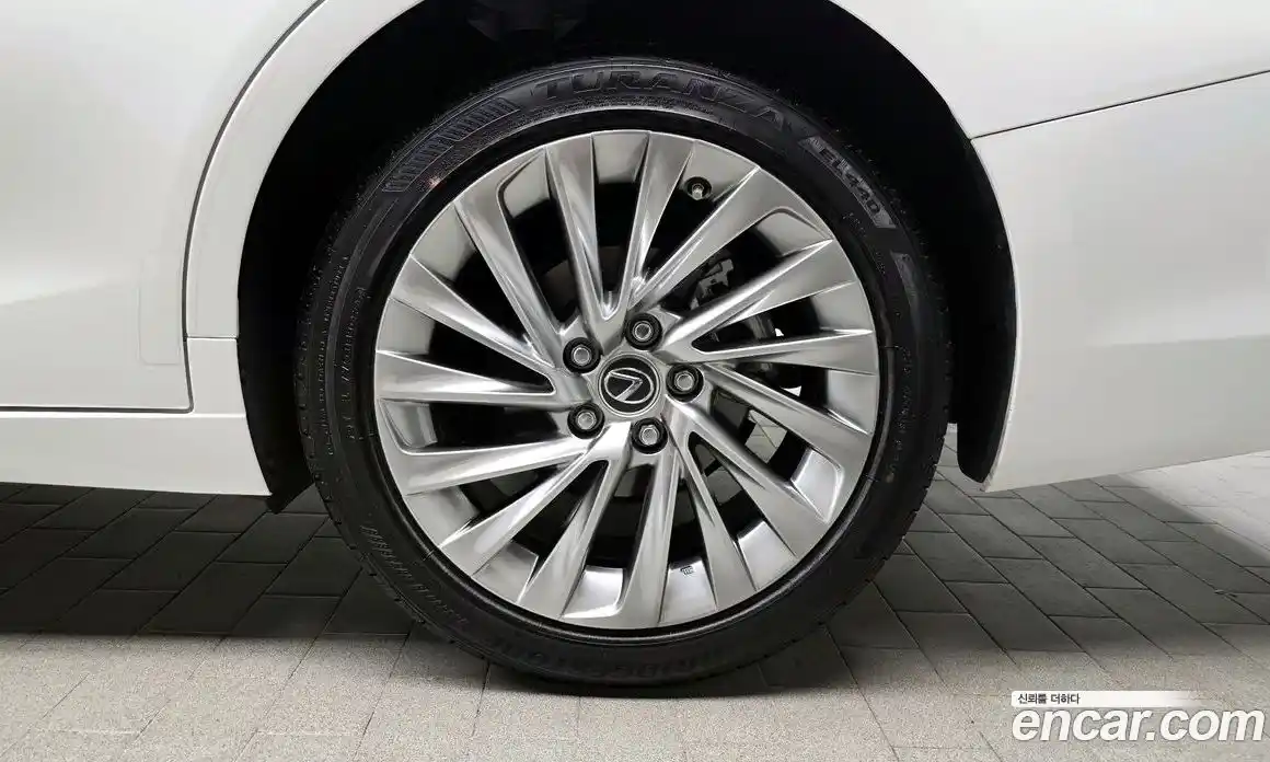 Lexus ES 2024 2.5 гидро в Москве № 2060060, фото 7