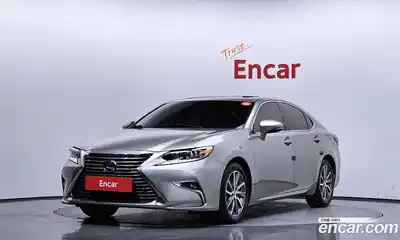 Lexus ES, 2016